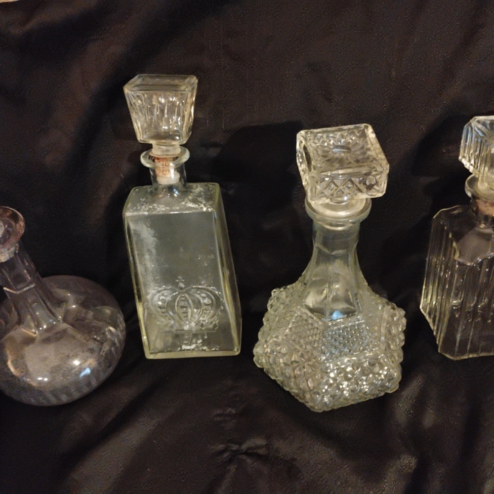 Vintage Bundle Of 4 Glass/Crystal/ Glass Empty Decanters With Matching Stoppers! - Picture 2 of 16